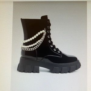 FTF NWOT SIZE 13W JACKI PEARL CHAIN BOOTS